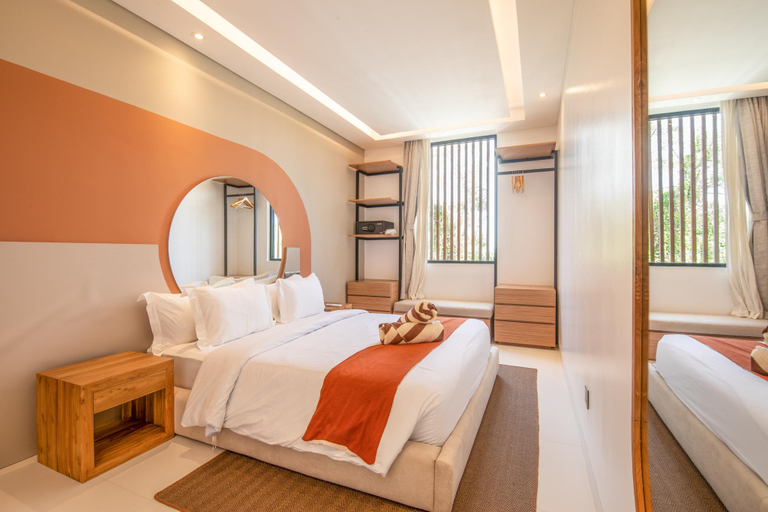 3, Opulent 6 Br in Canggu, 300m to Café Del Mar, Badung