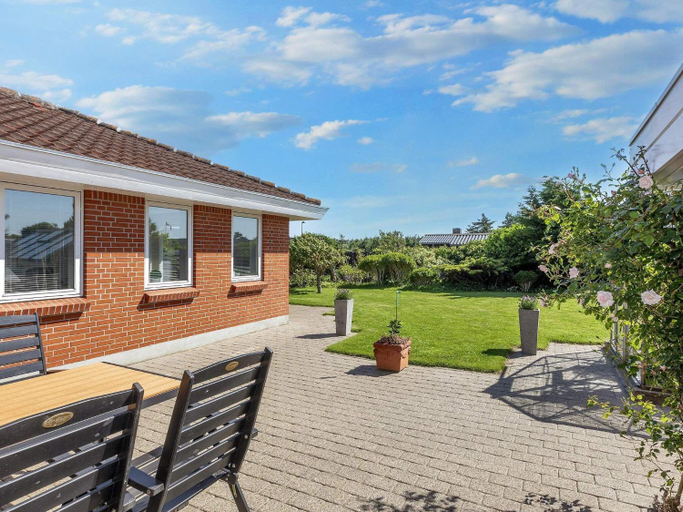 Others 4, star holiday home in Blokhus-By Traum, Jammerbugt