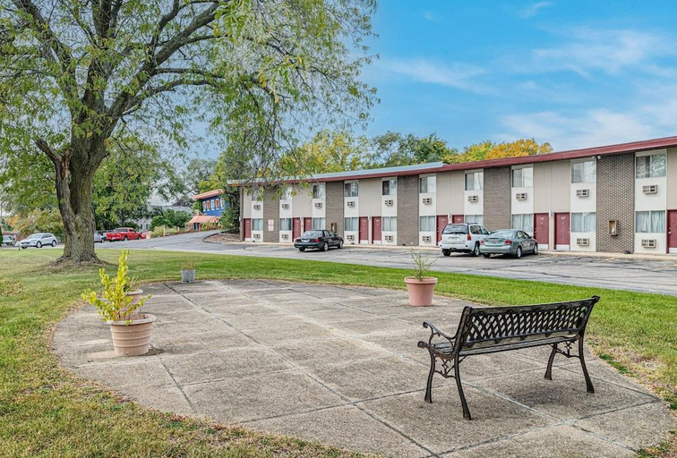 Exterior & Views, Rainbow Motel, Racine