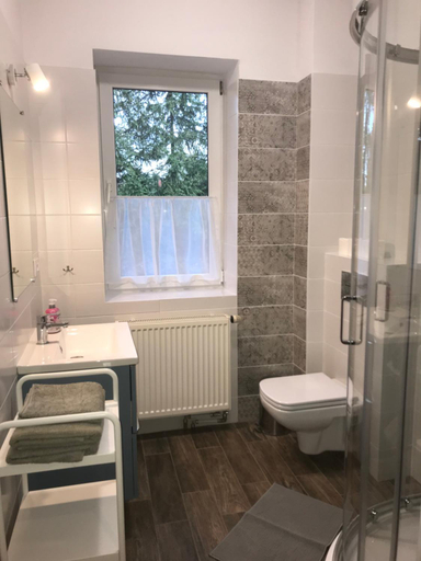 Bathroom 3, Swierkowe Wzgorze, Kielce