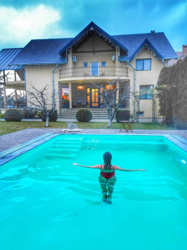 Others 5, Orchard Villa, Brasov