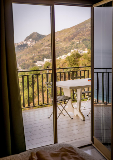 Others 4, Collina del Sole, Messina