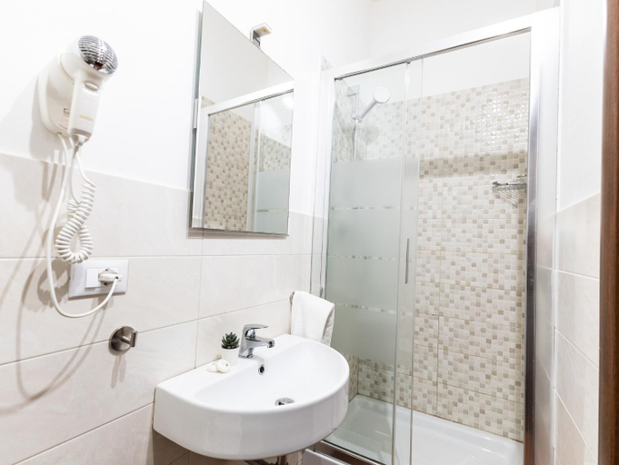 Bathroom 2, San Lorenzo affittacamere, Florence