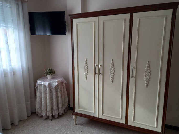 Others 4, Albergue Agarimo, Pontevedra