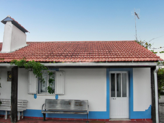 Exterior view 3, Charming House in Pataias with Shared Pool, Alcobaça