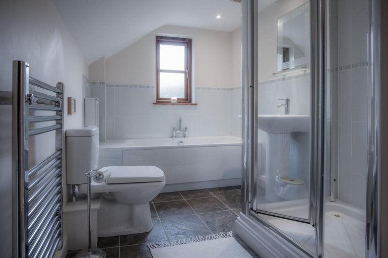 Others 3, Llais Afon - 3 Bedroom Holiday Home - Fishguard, Pembrokeshire