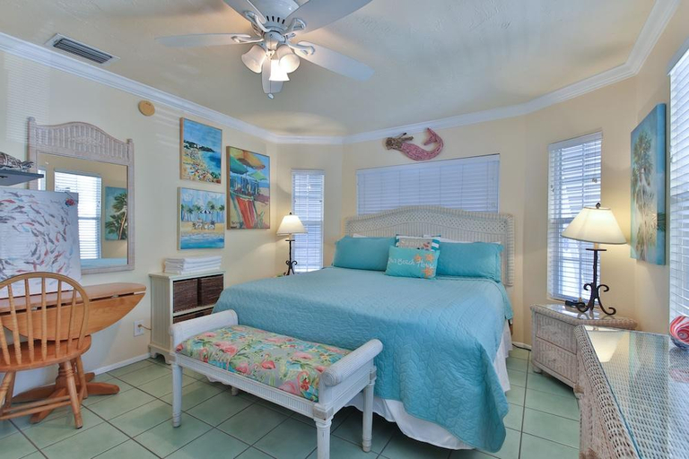 Bedroom 2, Tradewinds Beach Resort, Manatee