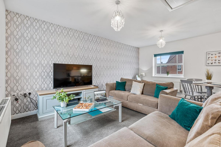 Others 4, Silver Stag Properties, Modern 2 BR House, Leicestershire