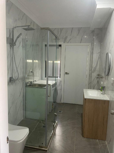 Bathroom 5, Quiet Spacious Family House 11 Bedrooms, Blacktown  - South-West