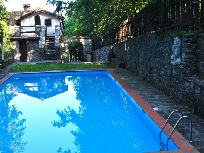 Sport & Beauty 2, Holiday Home with Garden and shared pool, Pistoia