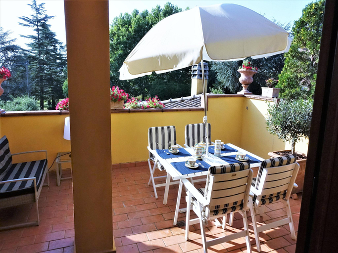 Food & Drinks 5, Villa in Marsciano with Pool near Lake Trasimeno, Perugia