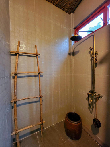 Bathroom 2, Nông Trại Thảnh Thơi, Giồng Trôm