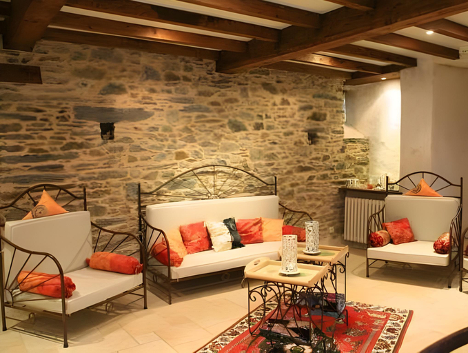 Public Area, Le Château de la Roque, Manche