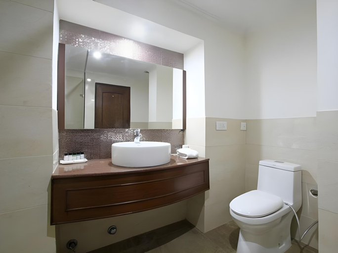 Bathroom 4, Hotel Imperial Executive, Ludhiana