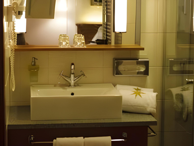 Bathroom 3, Hotel & Restaurant Stern, Gmünd
