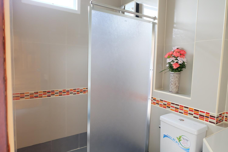 Bathroom 4, Chatin Guesthouse, Takua Pa