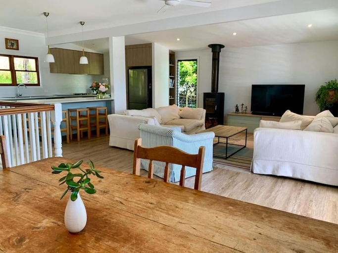 Facilities 3, Stunning Yamba Beach House! 3B+, Clarence Valley- Coast