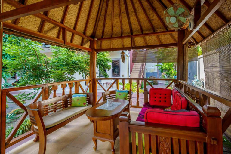 Public Area, Whiterose Guesthouse, Lombok