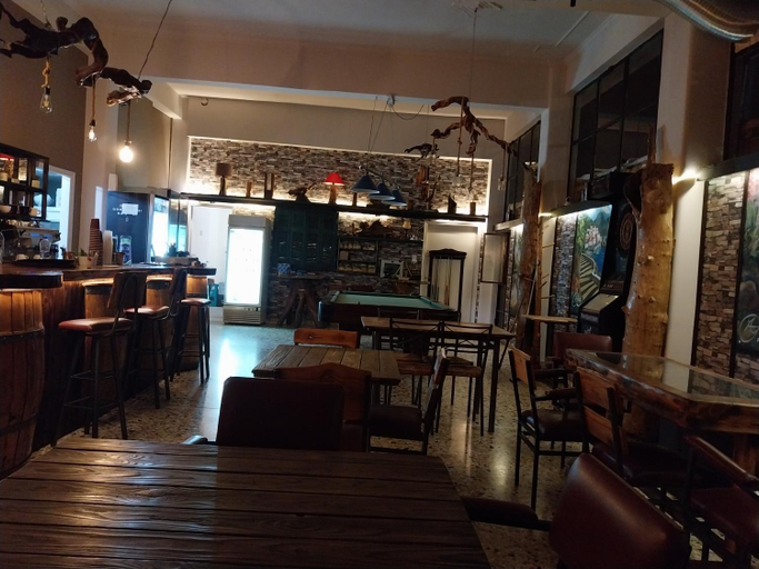 Food & Drinks