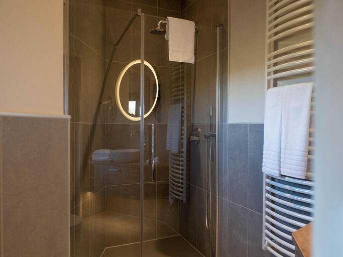 Bathroom 3, Modern Forest-Edge Bungalow, Hainaut