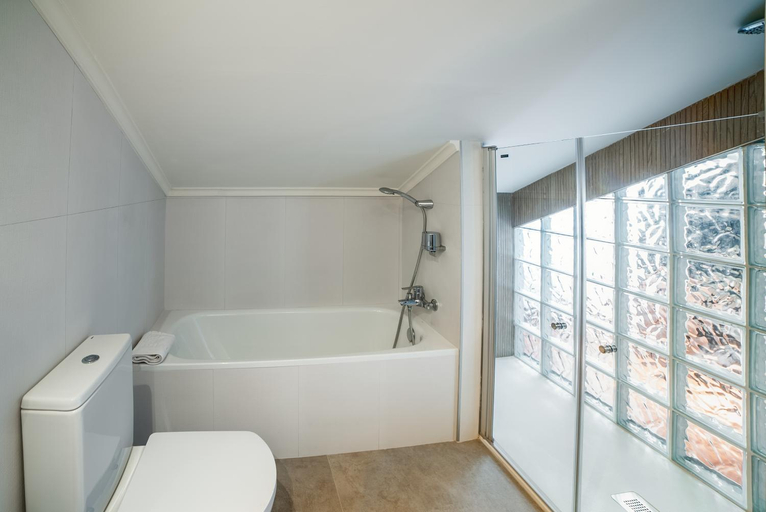 Bathroom 3, Apartamentos Dunas de Liencres, Cantabria