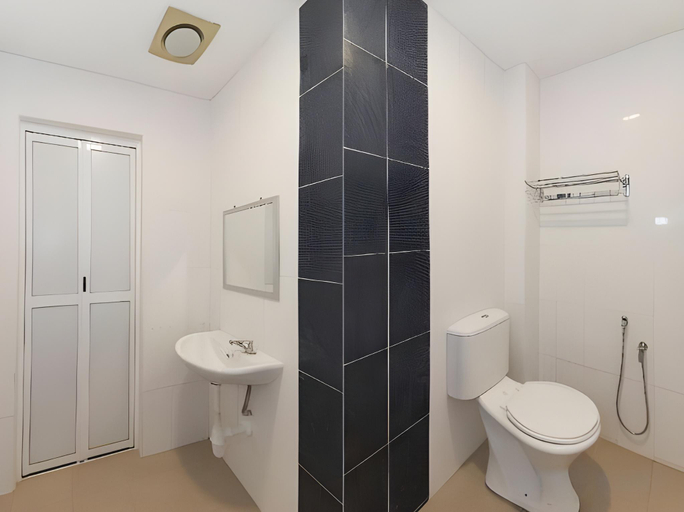 Bathroom 4, Lawten Hotel, Malacca City