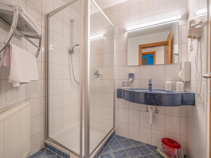 Bathroom 3, Apartment in Neustift near Ski Lift, Innsbruck Land