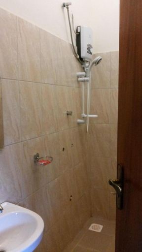 Bathroom 3, Makan Hill Resort Hotel, Mityana
