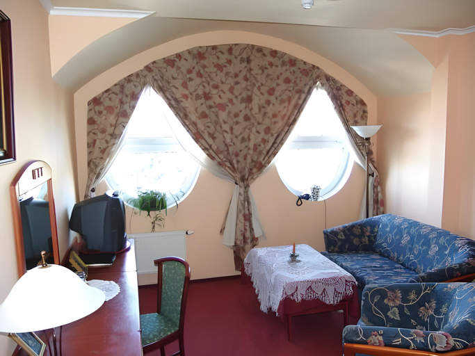 Bedroom, Marina, Kamień