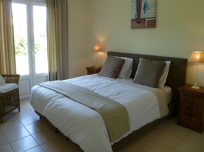 Bedroom 2, Luxury Villa in France with Pool, Deux-Sèvres