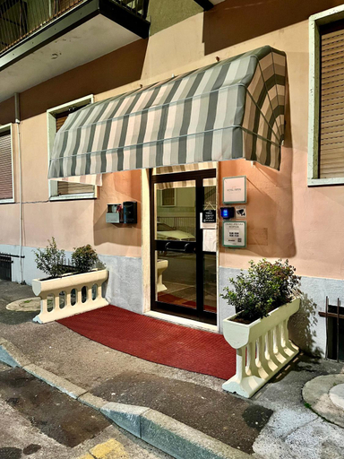 Others 5, Hotel Parini, Milano