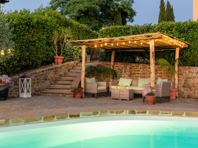 Sport & Beauty 2, Antico Podere Vergianoni nel Chianti con piscina, Florence