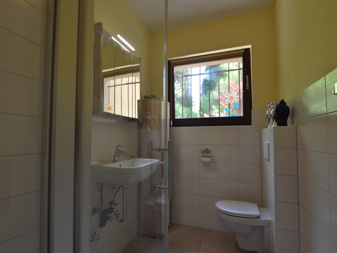 Bathroom 3, Hellenthal Family Retreat, Euskirchen