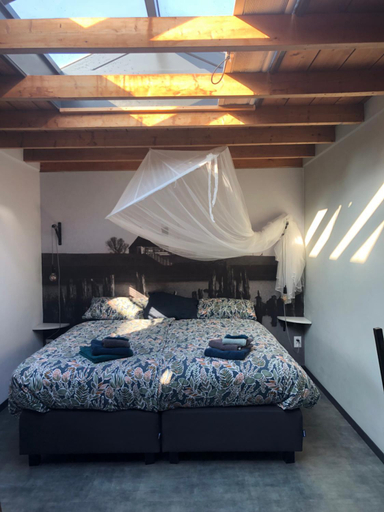 Bedroom 1, B&B de Garaazje, Nijefurd