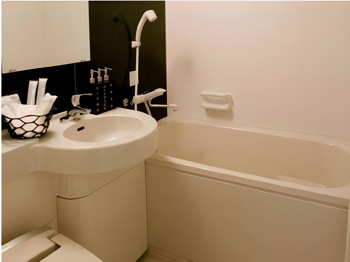 Bathroom 3, Hotel New Tanda, Nagasaki
