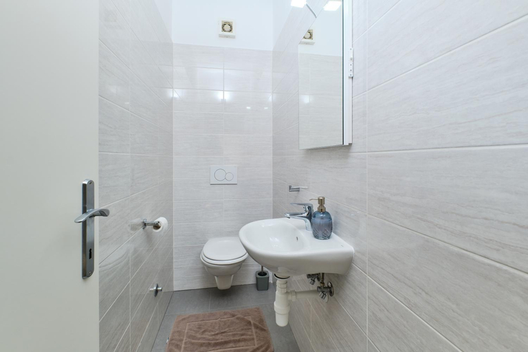 Bathroom 2, Apartments Divna, Mali Lošinj