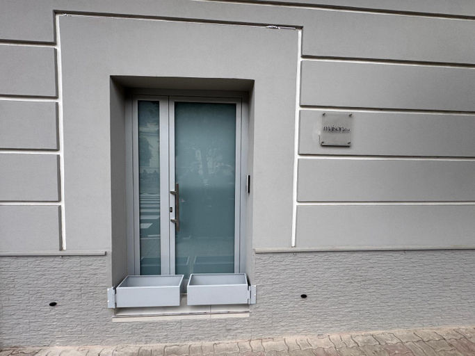 Others 4, Maison 464, Caserta