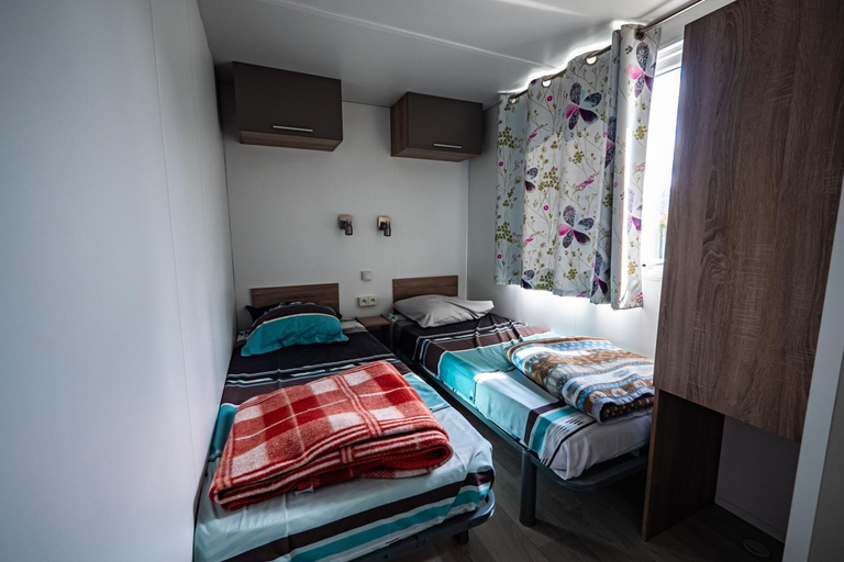 Bedroom 2, Camping ecovillage Soleil du Pibeste, Hautes-Pyrénées