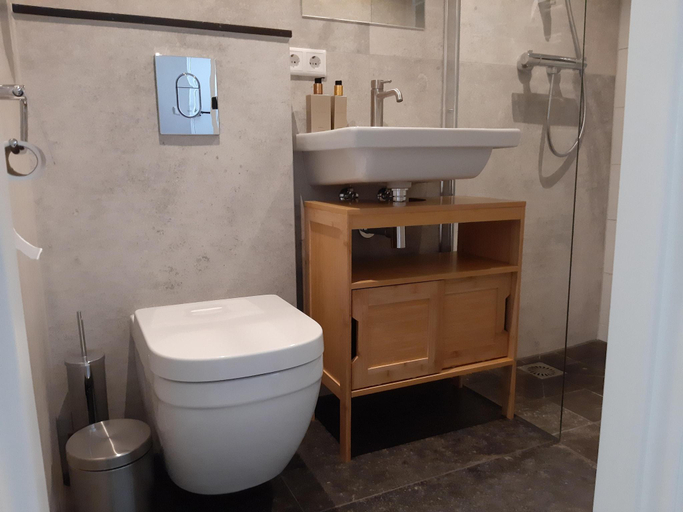 Bathroom, Stylish holiday home by the sea, Harenkarspel