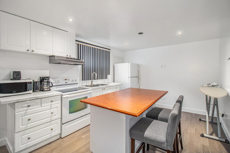 Others 5, Lovely Room 4mins from Gatineau-Ottawa Airport, Communauté-Urbaine-de-l'Outaouais