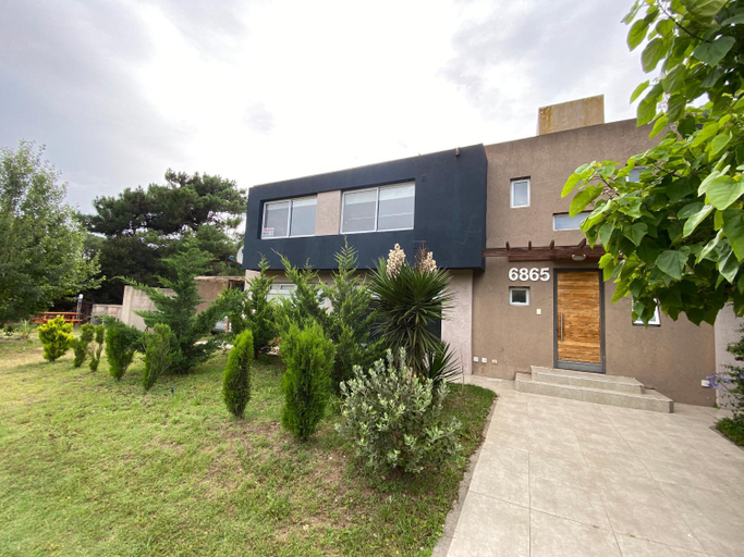 Others 5, Cristales De Agua, Villa Gesell