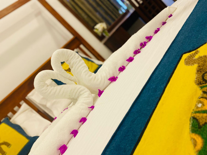 Bedroom 2, King's Marine B&B Surf Hotel, Matara Four Gravets