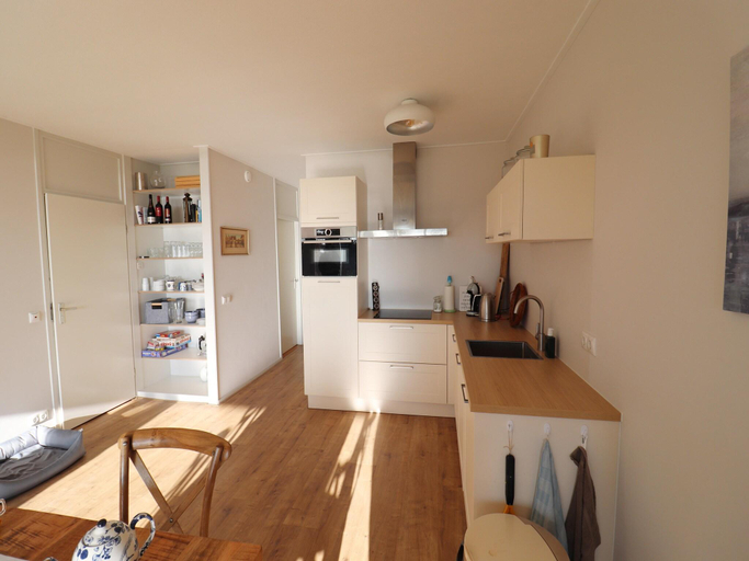 Others 3, Apartment in Heeg with Heegermeer Views, Wymbritseradiel