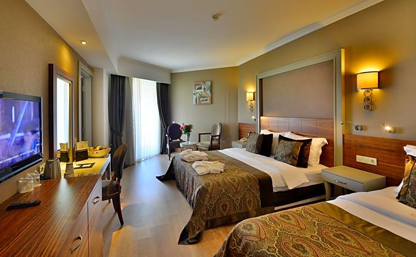 Bedroom 2, Side Crown Serenity Ultra All Inclusive, Manavgat