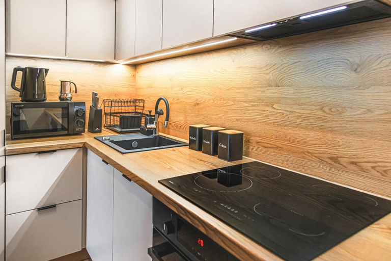 Others 4, Komfortowy apartament z balkonem i parkingiem, Środa Śląska