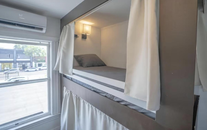 Bedroom 4, Burlington Hostel, Los Angeles
