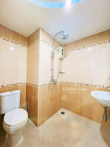 Bathroom 2, Holiday Suite, Hat Yai