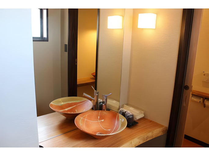 Bathroom, Hoshifururotentokanimabushi Hoyoso, Tara