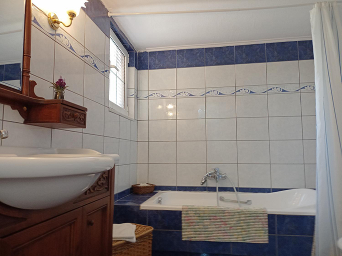 Bathroom 3, Zara's Home Meteora-The House Of The Rising Sun!, Thessaly