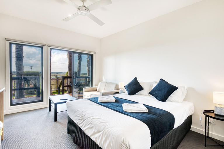 Bedroom 3, Inverloch Motel, Bass Coast Bal